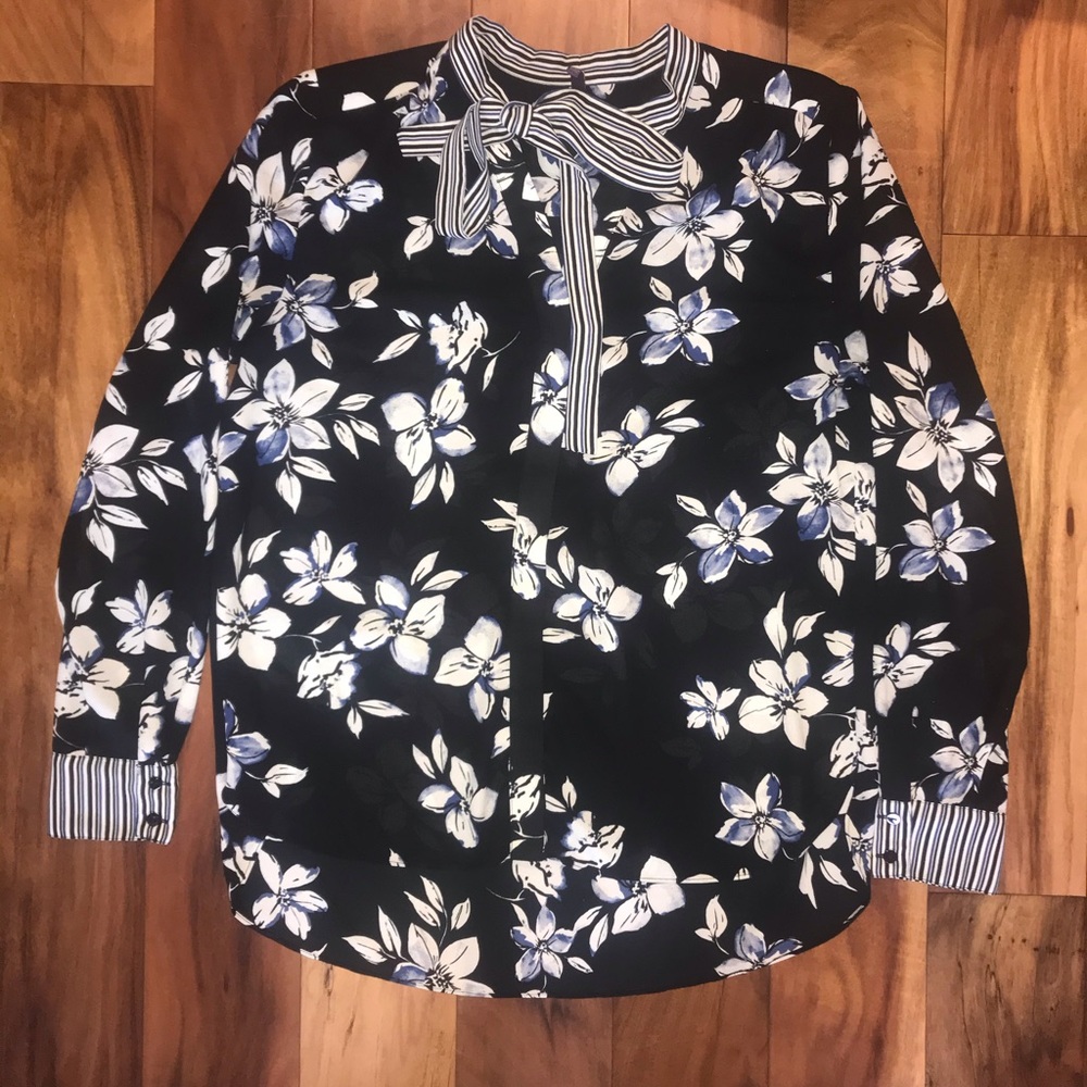 NYDJ button up floral blouse